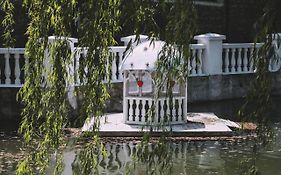 Old Town Apartments Kamjanets-Podilsky Exterior photo