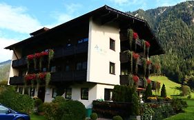 Apart-Garni Alpevita Hotel Mayrhofen Exterior photo