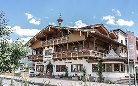 Metzgerwirt Hotel Hippach Exterior photo