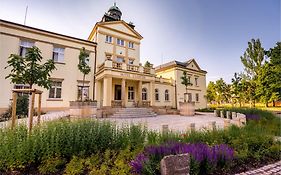 Hotel Zamecek Poděbrady Exterior photo