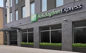 Holiday Inn Express - Brooklyn - Bushwick , An Ihg Hotel New York Exterior photo