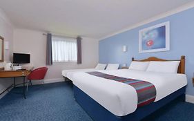 Travelodge Cardiff Airport Exterior photo