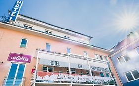 Hotel am Kapuzinerplatz Knittelfeld Exterior photo