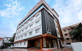 Krishnavalsam Regency Hotel Guruvāyūr Exterior photo