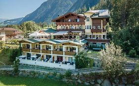 Hotel Laendenhof Superior Mayrhofen Exterior photo