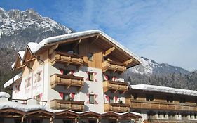 Gasthof Alpenhof Mariastein Hotel Exterior photo