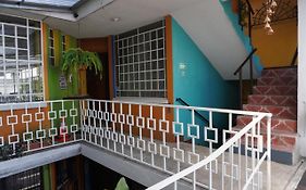 Hostal Guatefriends Hotel Guatemala-Stad Exterior photo