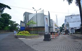 Yunna Hotel Lampung Bandar Lampung Exterior photo
