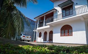 Lakeside Villa Anuradhapura Exterior photo