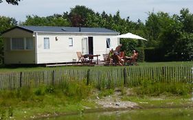 Chalet op Camping Boszicht Hotel Wilbertoord Exterior photo