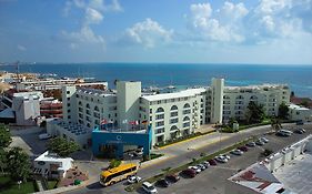 Aquamarina Beach Hotel Cancún Exterior photo