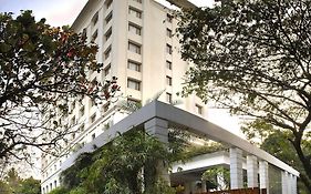 The Raintree, St. Mary'S Road Hotel Madras Exterior photo