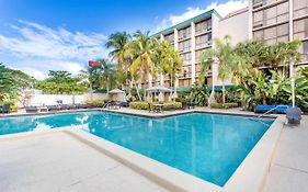 Ramada By Wyndham West Palm Beach Airport Hotel Exterior photo