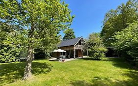 Tofino, een comfortabel vakantiehuis naast een bos en zwemmeer Villa Gasselte Exterior photo