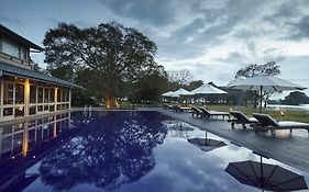 Ekho Lake Hotel Polonnaruwa Exterior photo