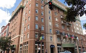 Holiday Inn Express Savannah - Historic District Exterior photo