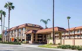 Super 8 By Wyndham Anaheim/Disneyland Drive Hotel Exterior photo