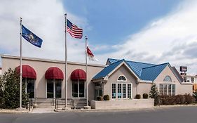 Clarion Inn & Suites Chambersburg Exterior photo