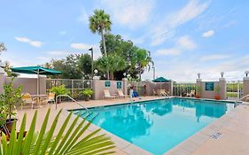 La Quinta By Wyndham Naples East Hotel Exterior photo