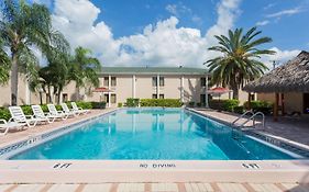 Travelodge By Wyndham Fort Myers Exterior photo
