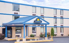 Days Inn By Wyndham Chambersburg Exterior photo