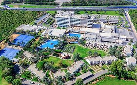 Radisson Blu Hotel & Resort, Al Ain Exterior photo