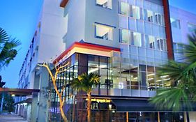 Hotel Neo Candi Simpang Lima - Semarang By Aston Exterior photo