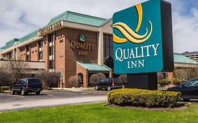 Quality Inn Schaumburg - Chicago Near The Mall Exterior photo
