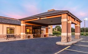 Quality Inn & Suites Muskegon Exterior photo