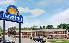 Days Inn By Wyndham Newport News Exterior photo