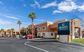 Quality Inn & Suites Near Downtown Mesa Exterior photo