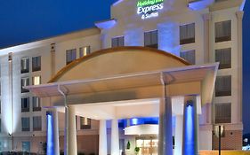 Holiday Inn Express Hotel & Suites Fredericksburg Exterior photo