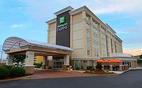 Holiday Inn Express Hampton - Coliseum Central Exterior photo