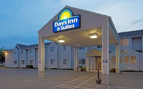 Days Inn & Suites By Wyndham Spokane Airport Airway Heights Exterior photo
