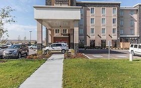 Comfort Inn & Suites Airport North YYC Exterior photo