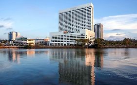 Pullman Miri Waterfront Hotel Exterior photo