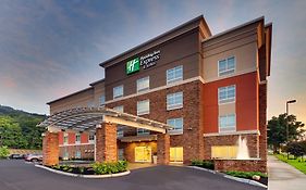 Holiday Inn Express & Suites Ithaca Exterior photo