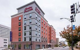 Hampton Inn & Suites Winston-Salem Downtown Exterior photo