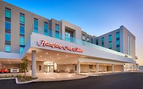 Hampton Inn & Suites Anaheim Resort Convention Center Exterior photo