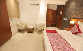 Hotel Lavit Couple Friendly Near Faridabad Metro Station Exterior photo