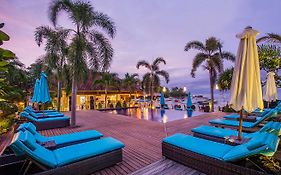 Bay Shore Huts Hotel Lembongan Exterior photo