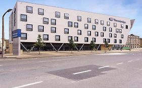 Travelodge Bradford Central Exterior photo