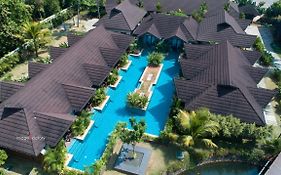 Gokulam Grand Resort & Spa, Kumarakom Exterior photo