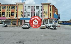 Oyo 90644 M Three Hotel Sitiawan Exterior photo