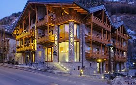 Hotel Aigle Courmayeur Exterior photo