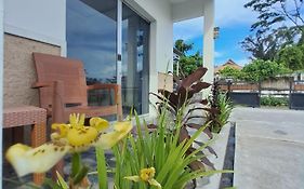 Robiu Bed & Breakfast Hotel Banyuwangi  Exterior photo