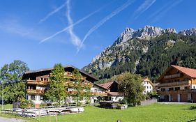 Landhaus Perktold Hotel Nesselwängle Exterior photo