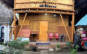 Fantastic Bamboo Hut Hostel Gili Air Exterior photo