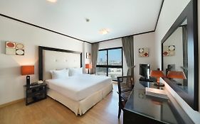 Park Hotel Apartments Dubai Exterior photo