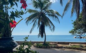 La Petite Maison And Sea Splash Hotel Baie Sainte Anne Exterior photo